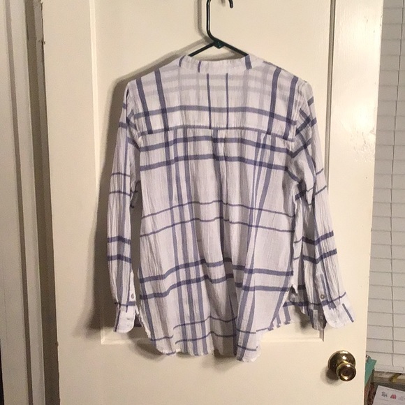 Split neck cotton top. - Picture 2 of 2